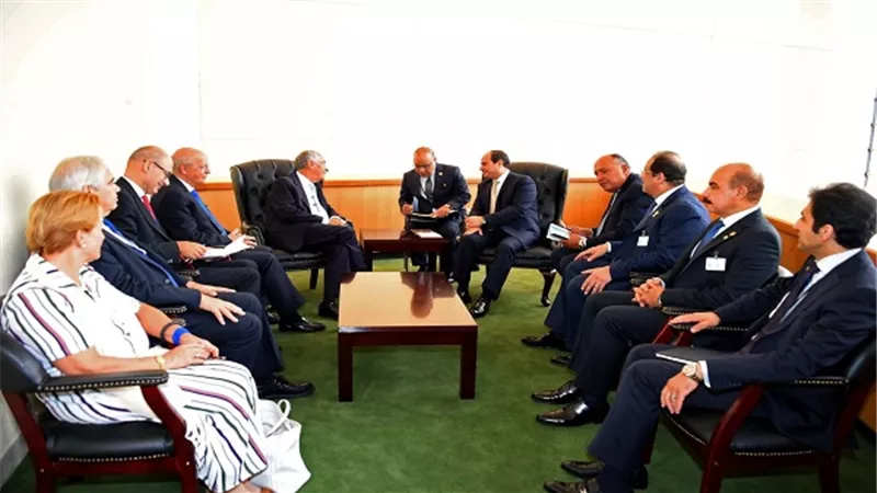 الرئيس السيسي يلتقي مع الرئيس البرتغالي