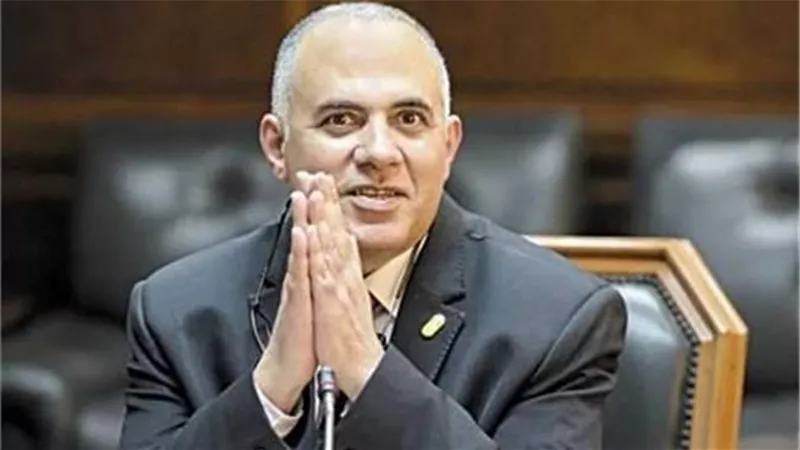 وزير الرى يشيد بدور السفارة المصرية وجهود سفير مصر فى اوغندا