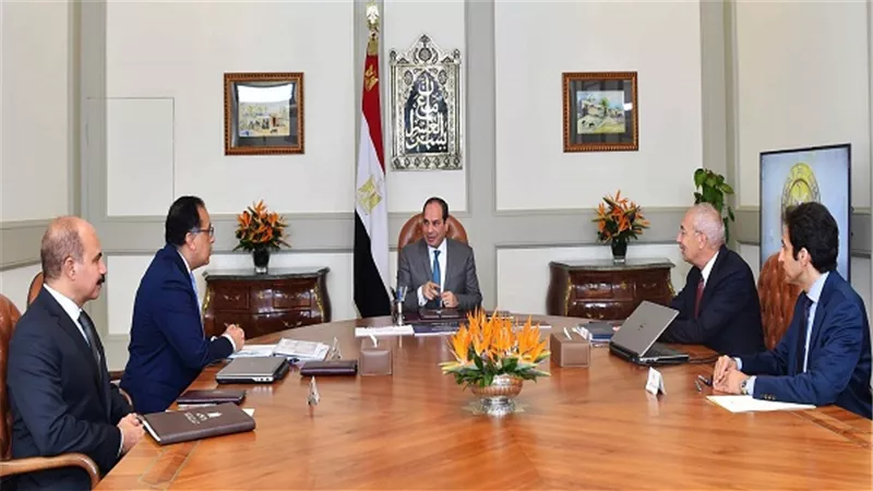 السيسي يجتمع مع رئيس مجلس الوزراء ومدير شركة دار الهندسة