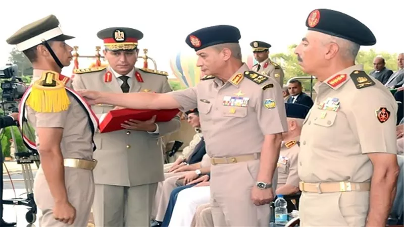 الفريق أول محمد زكى يشهد حفل تخرج الدفعة 154 من كلية الضباط الإحتياط 