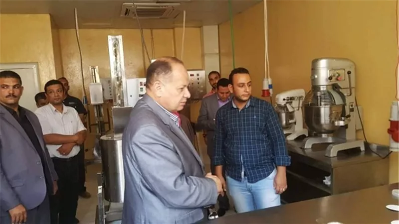 بالصور.. محافظ الفيوم يتفقد عدداً من المصانع والمنشآت بكوم أوشيم