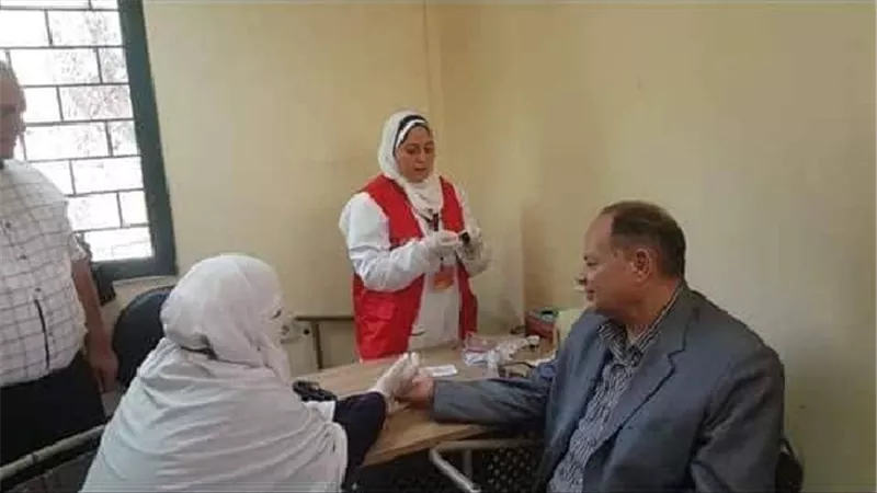 محافظ الفيوم يتابع أعمال حملة مسح فيروس c 