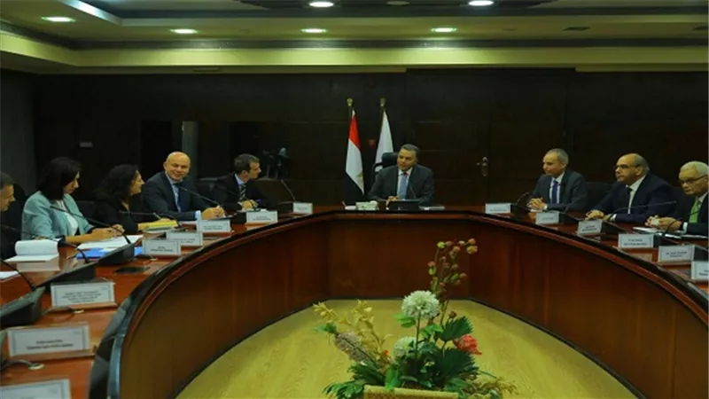 وزير النقل يلتقي وفد وكالة التنمية الفرنسية بالقاهرة (AFD) وبنك الاستثمار الأوروبي (EIB)