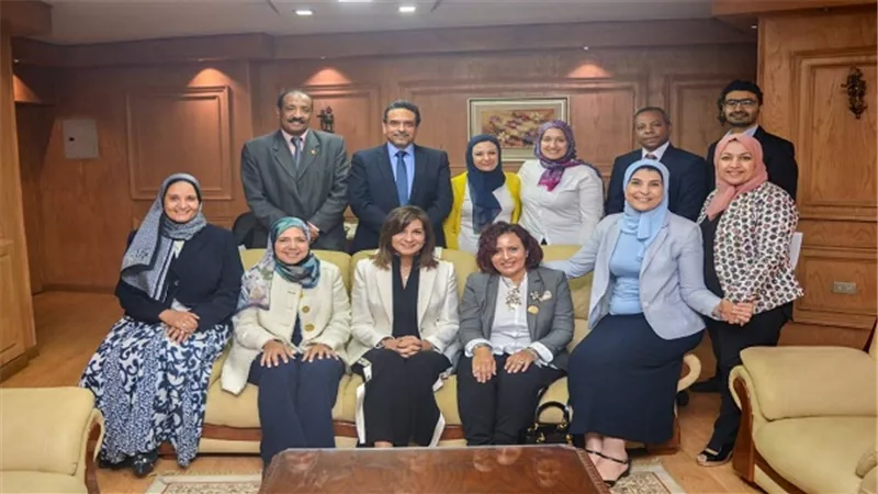 وزيرة الهجرة تبحث إطلاق مبادرة 
