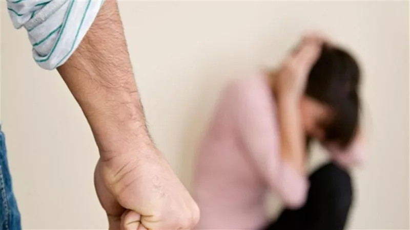 طالبة تتهم خالها بمعاشرتها وإنجاب طفلة منه بالإسماعيلية