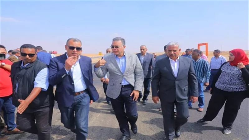 وزير النقل يتابع أعمال تنفيذ توسعات طريق القاهرة ـ السويس
