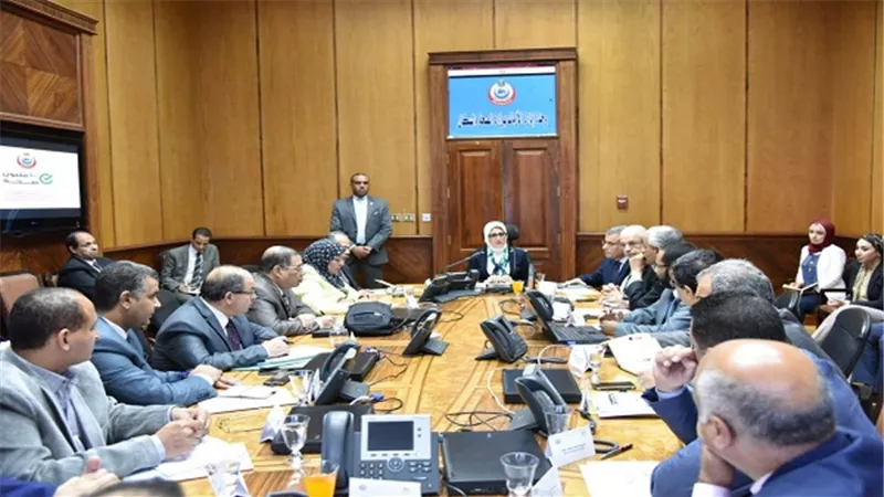 وزيرة الصحة تناقش خطة تطبيق المرحلة الثانية لمبادرة الرئيس للقضاء على فيروس