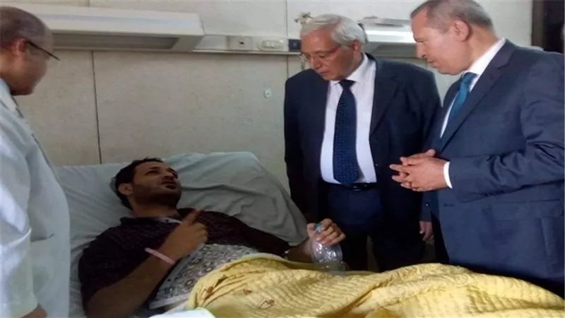 بالصور.. محافظ الدقهلية يزور مصابي البرامون بالمستشفي العام الجديد بالمنصوره