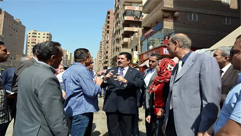 محافظ القليوبية يقوم بجولة مفاجئة بحى غرب شبرا الخيمة