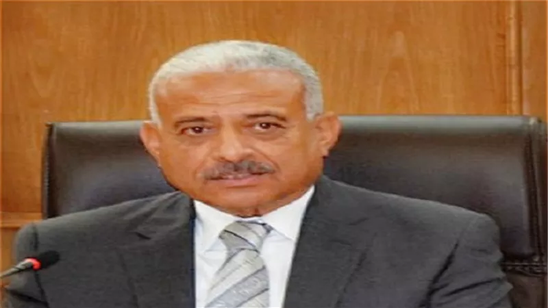 محافظ السويس يعتمد اكبر حركة ترقيات للمعلمين