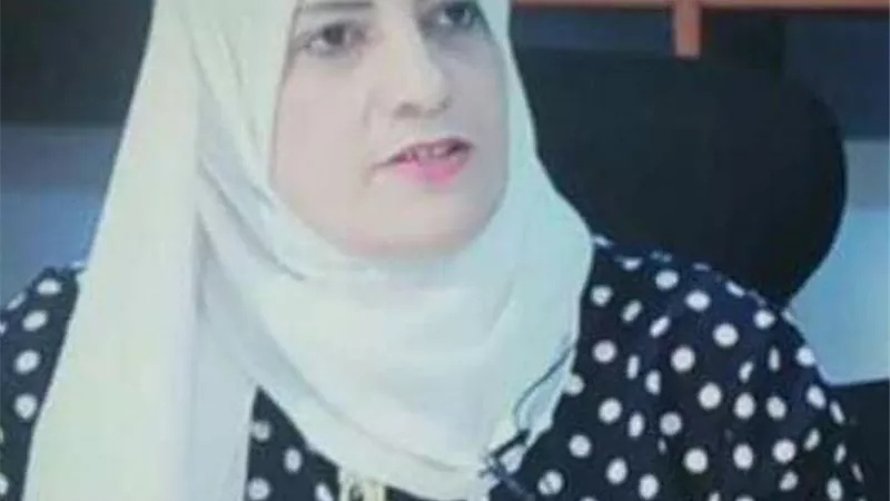 شاهد| يمنى يغير اسم طفلته من توكل لـ
