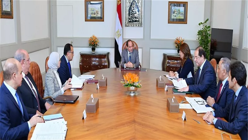 السيسي يستعرض جهود الحكومة في تطوير منظومة الرعاية الصحية