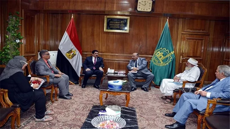 محافظ القليوبية يلتقي رئيس إتحاد الجمعيات الأهلية لمناقشة إقامه ندوات توعوية بالمحافظة