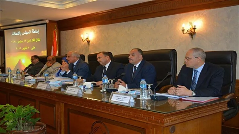 محافظ الجيزة.. متابعة يومية لمنظومة الشكاوى الحكومية