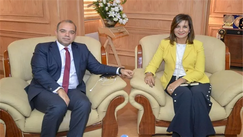 وزيرة الهجرة تلتقي رئيس البورصة المصرية لبحث إشراك المصريين بالخارج في البورصة