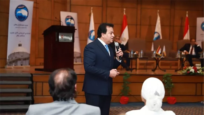وزير التعليم العالي يستعرض استراتيجية الوزارة في التنمية المستدامة لمصر لـ 2030