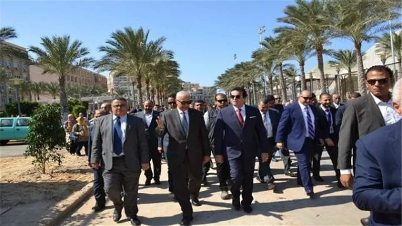عبد الغفار يتفقد أعمال تطوير منشآت مجمع العلوم الإنسانية بجامعة الإسكندرية
