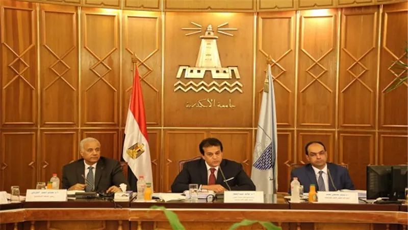 وزير التعليم العالي يرأس اجتماع المجلس الأعلى للجامعات بالإسكندرية