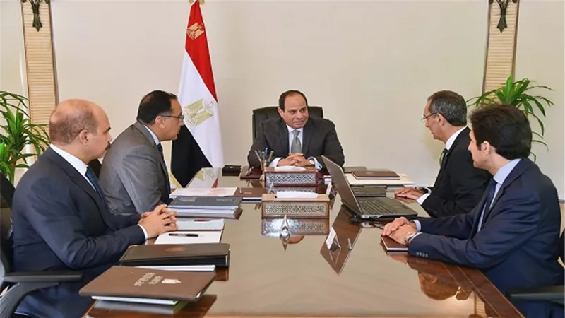 السيسي يجتمع مع رئيس الوزراء ووزير الاتصالات وتكنولوجيا المعلومات