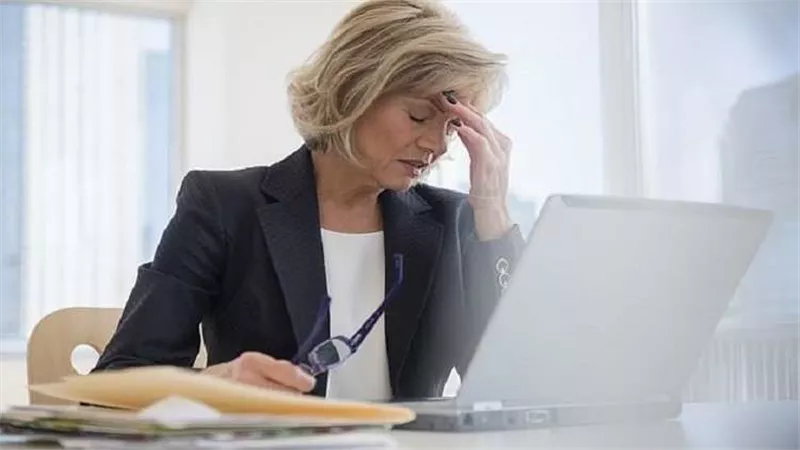 5 خطوات تخفف معاناة النساء في سن اليأس.. تعرفي عليهم