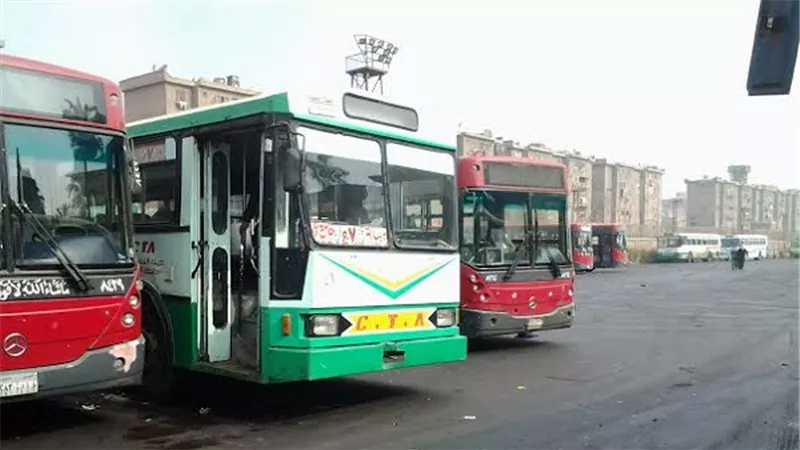 العاملون بالنقل العام يطالبون بتدخل 