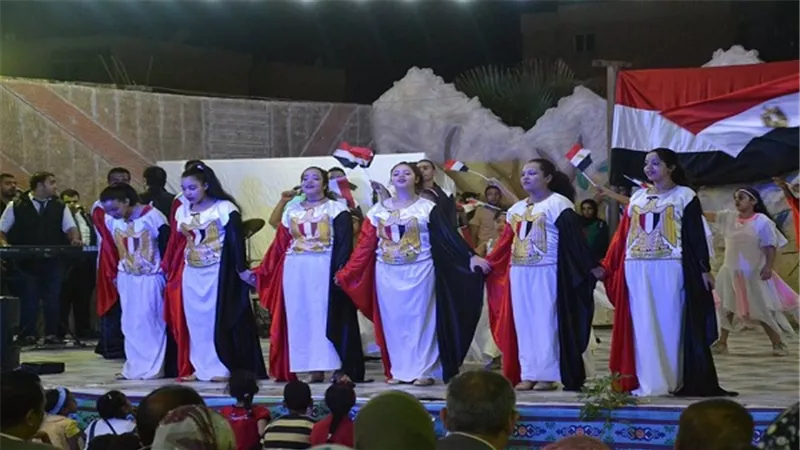 بالصور.. طلائع شباب سموحة والزاوية الحمراء يشاركان السوايسة احتفالاتهم بعيدهم القومى
