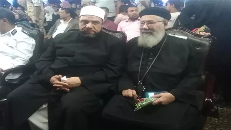 الاوقاف والكنيسة يشاركان الاهالى فرحة الاحتفال بعيد السويس القومى