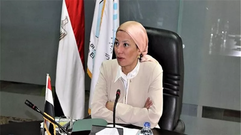 وزيرة البيئة تسلم المحافظات ١٢٧ معدة لفرم سفير القصب وحطب الذرة غدا