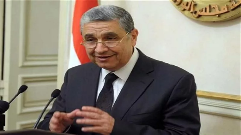 وزير الكهرباء يتابع مستجدات الربط الكهربائى بين مصر والسودان