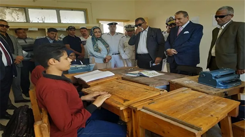 بالصور.. مدير امن السويس يتفقد مدرسة النور للمكفوفين