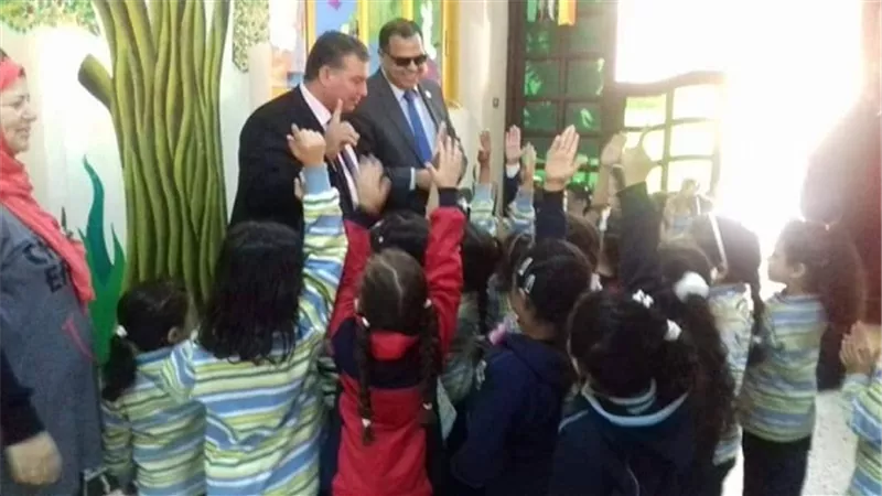 بالصور.. وكيل تعليم الفيوم يتابع مدرسة الرسالة بالمحافظة ويشيد بالانضباط 