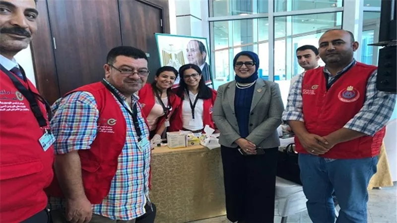 وزيرة الصحة 580 شاب وفتاة أجرو المسح  ضمن مبادرة الرئيس للقضاء على فيروس
