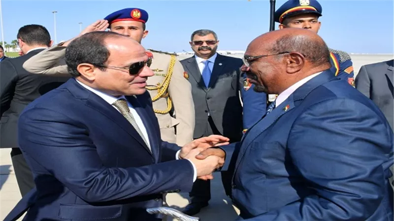 الرئيس السيسي يلتقي مع الرئيس السوداني