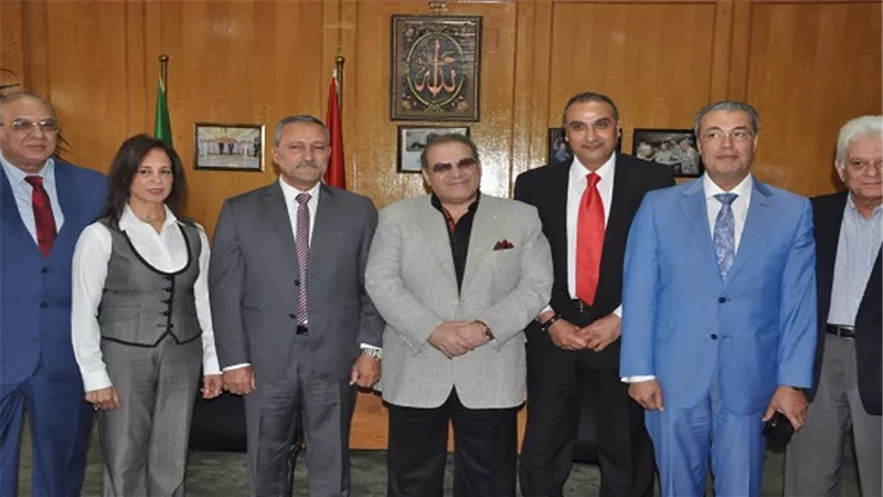 بالصور.. محافظ الإسماعيلية يستقبل رئيس مجلس أمناء جامعة سيناء لبحث سبل التعاون بين الجانبين