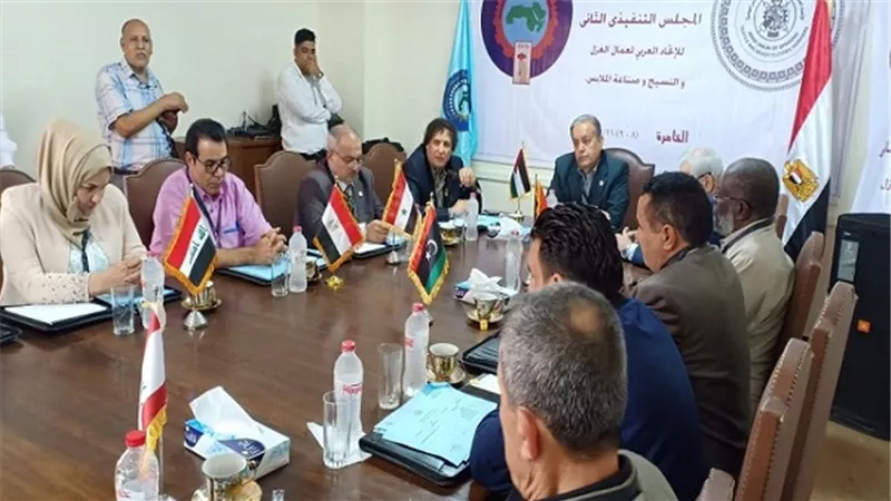 انتخاب عبد الفتاح إبراهيم أمينا عاما للاتحاد العربي لعمال الغزل والنسيج