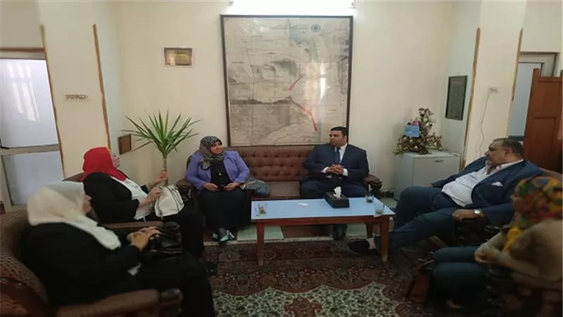 نائب محافظ السويس يلتقي وفد الأنشطة الطلابية بوزارة التربية والتعليم