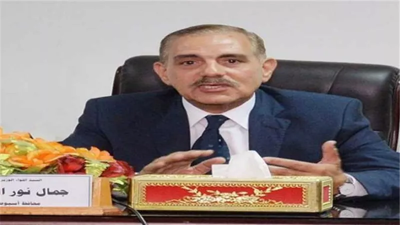محافظ أسيوط: خطة لدعم المشروعات الصغيرة والمتوسطة فى المحافظة 