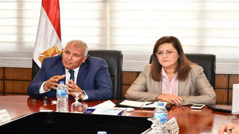 وزيرة التخطيط تجتمع بمحافظ الوادي الجديد لبحث الفرص التنموية للمحافظة
