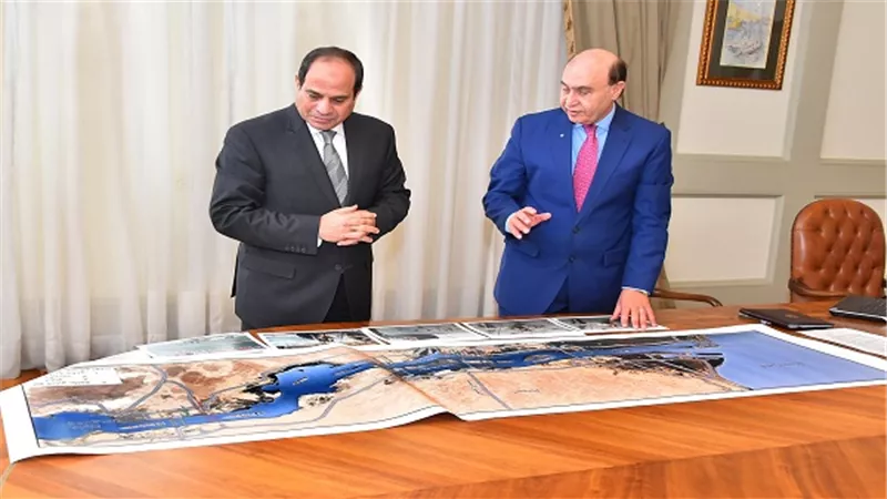الرئيس السيسي يجتمع مع رئيس هيئة قناة السويس