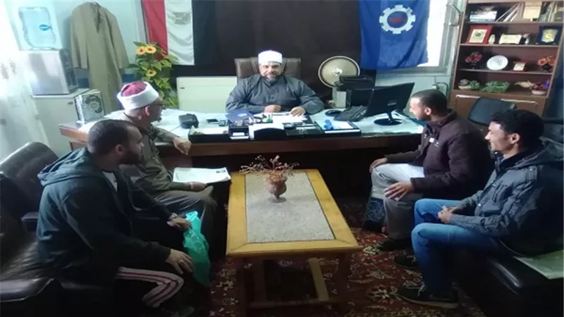 وكيل اوقاف السويس يستقبل الائمة الجدد لتوزيعهم علي المساجد
