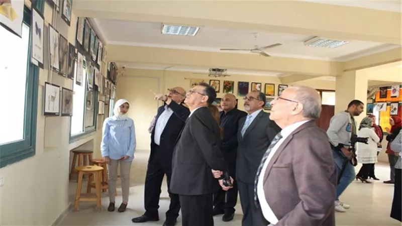 معرض يضم 400 عمل فني يتناول التنوع البيولوجي لطلاب الفنون التطبيقية 