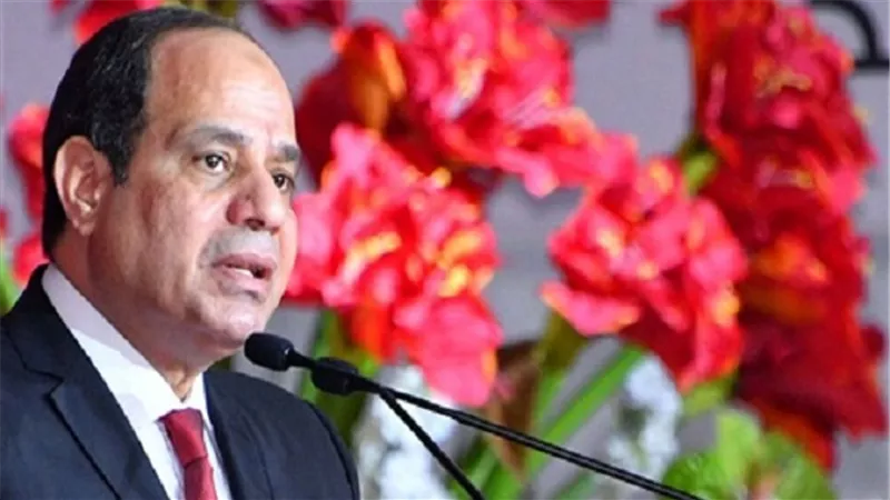 السيسي يمنح الأوسمة لـ 8 علماء أثروا الفكر الإسلامى