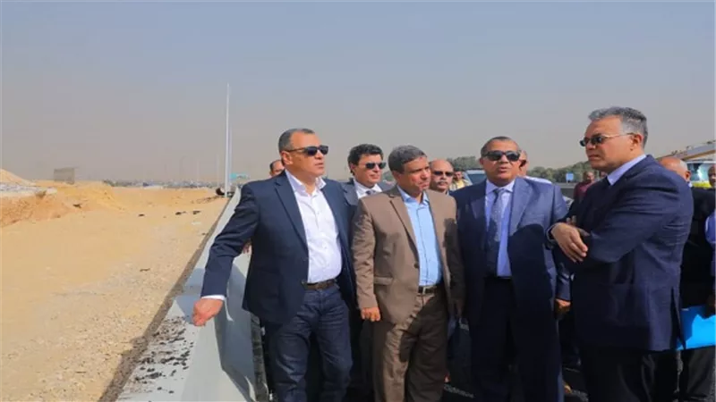 وزير النقل يتابع أعمال إنشاء طريق داعم داخلي للطريق الدائري 