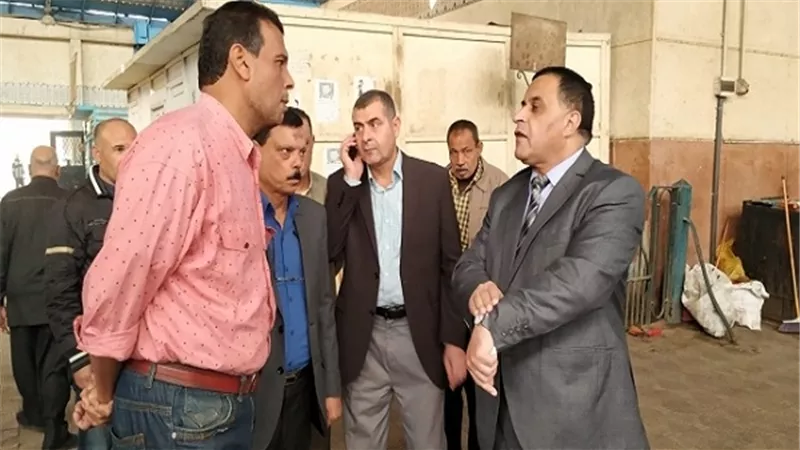 رئيس السكة الحديد يتفقد محطة الشرق وكوبرى الليمون ويشدد على المسئولين بضرورة تحسين الخدمة 