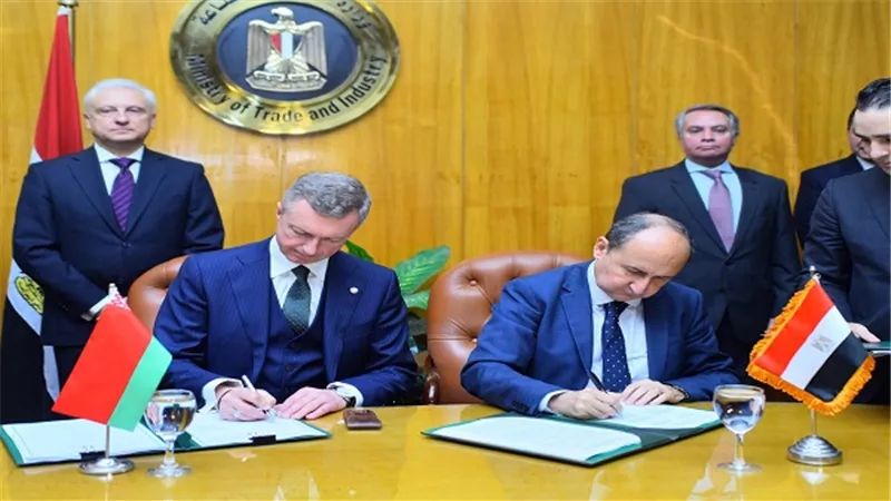 وزيرا تجارة مصر وبيلاروسيا يوقعان البروتوكول الختامي لفعاليات اللجنة المشتركة