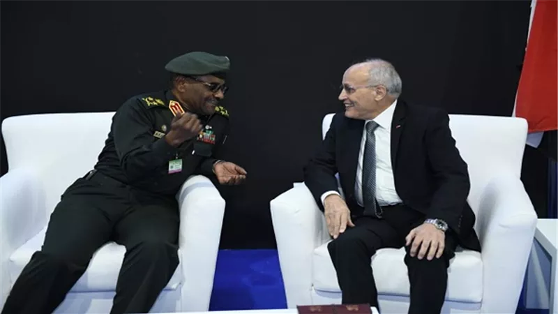 العصار يستقبل رئيس هيئة التصنيع الحربي السودانية