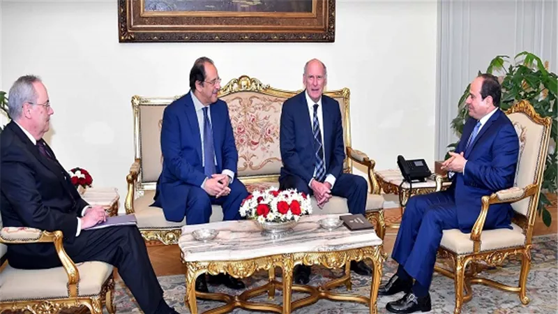 الرئيس السيسي يستقبل رئيس جهاز الاستخبارات الوطنية الأمريكي