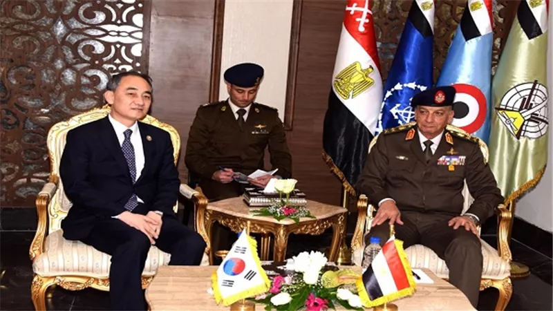 وزير الدفاع يلتقى وزراء دفاع السودان وكوريا الجنوبية وأوغندا