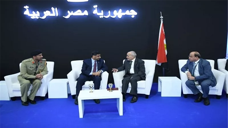 العصار يستقبل مساعد وزير الإنتاج الحربي الباكستاني