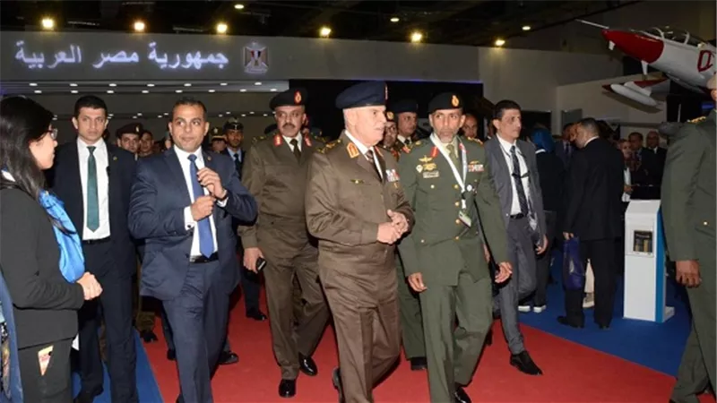 رئيس الأركان يلتقي بوزير الدفاع الكاميرونى ورئيس الأركان المالى ورئيس الأركان الرواندى 